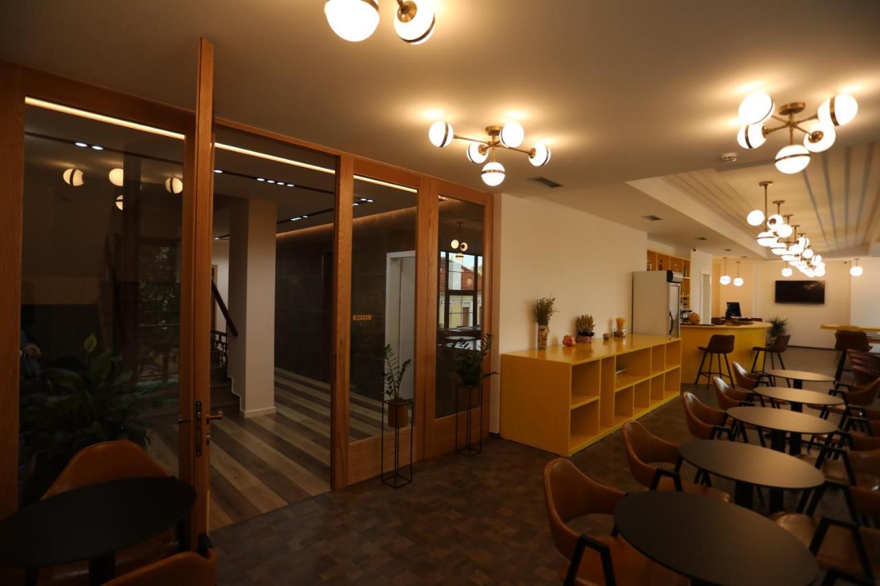 Hotel Elite Pogradec Esterno foto