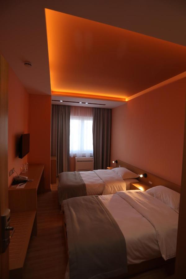 Hotel Elite Pogradec Esterno foto
